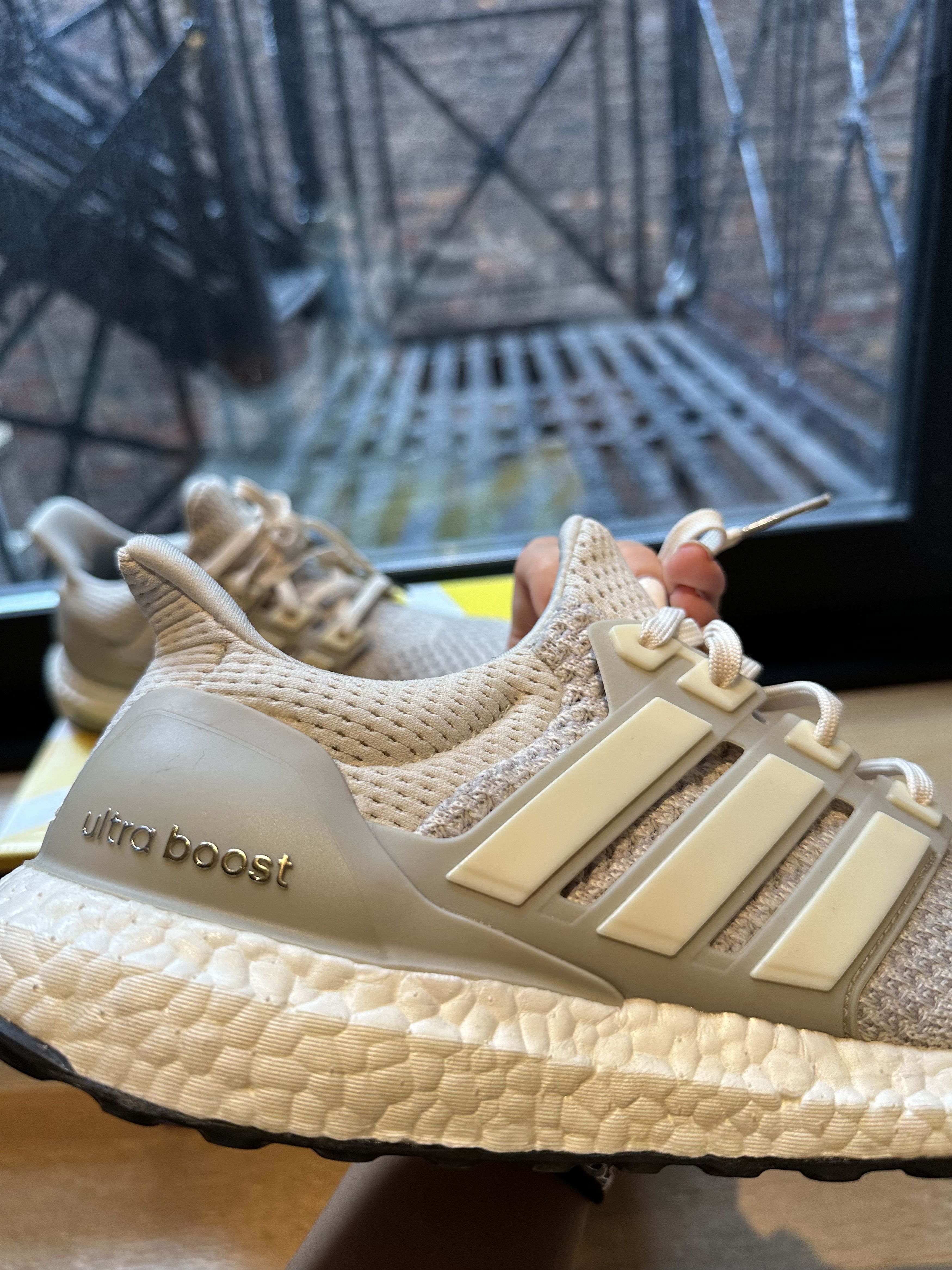 Adidas Adidas ultraBoost Cream 1.0 2015 Size US 10.5 / EU 43-44 - 15 Thumbnail