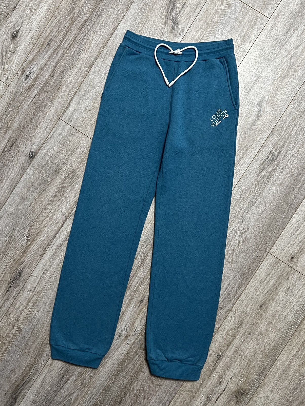 Louis Vuitton LOUIS VUITTON Sweatsuit LV Signature Logo Hoodie/Pants Set Size US S / EU 44-46 / 1 - 20 Thumbnail
