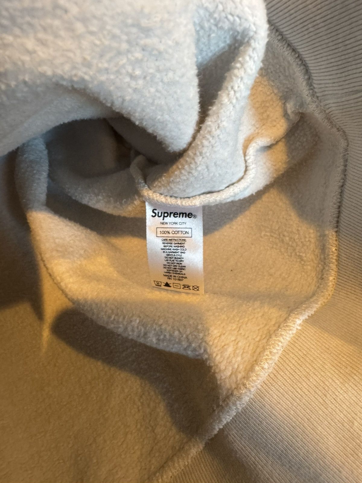 Supreme Supreme Rhinestone Script Hoodie Size US L / EU 52-54 / 3 - 5 Thumbnail
