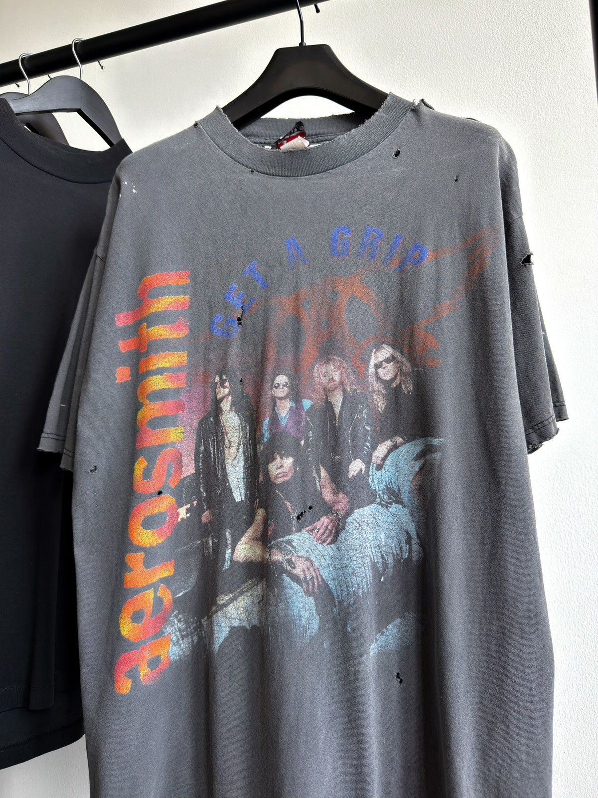 Band Tees Vintage 90s Faded Thrashed Grunge Erd Aerosmith Band Tee Size US XL / EU 56 / 4 - 1 Thumbnail