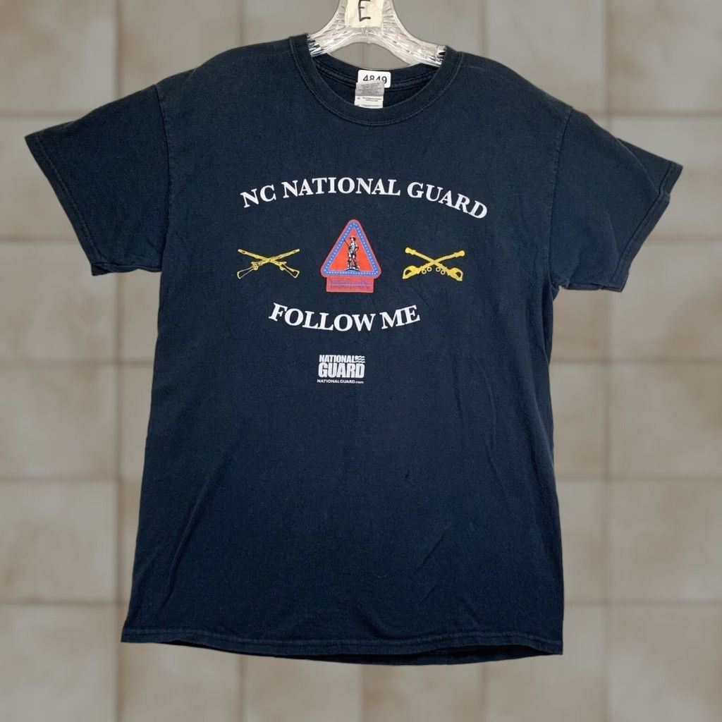 Gildan Vintage Gildan Army National Guard T-shirt North Carolina Alpha Dogs 90s Black Graphic Tee Unisex Mens Womens S/M Size US S / EU 44-46 / 1 - 1 Thumbnail