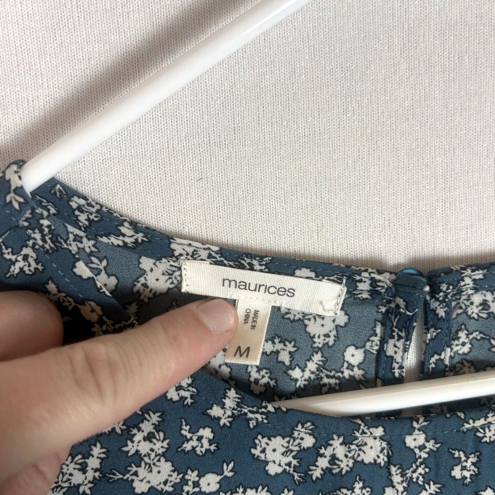 Vintage Maurices Blouse Shirt Womens Medium Blue Long Sleeve Round Neck Floral Beaded Button Ruffle Casual Size M / US 6-8 / IT 42-44 - 2 Thumbnail