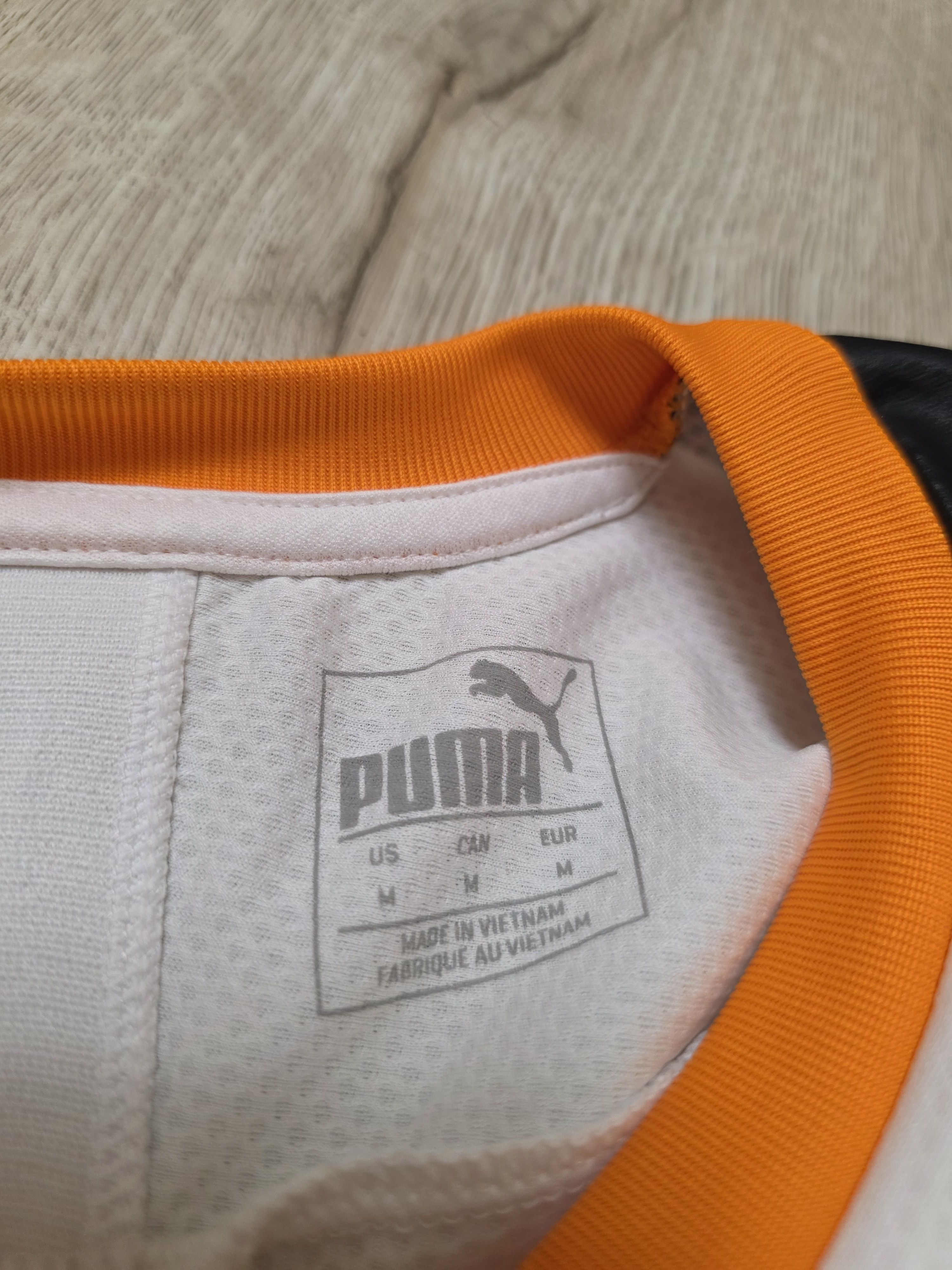 Puma VALENCIA 2019 2020 HOME FOOTBALL SHIRT SOCCER JERSEY Size US M / EU 48-50 / 2 - 6 Thumbnail