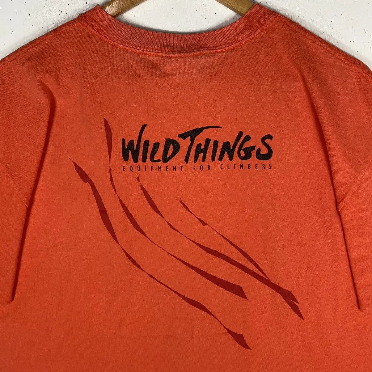 Other VINTAGE 90's WILD THINGS EQUIPMENT FOR CLIMBERS TEE Size US XL / EU 56 / 4 - 3 Thumbnail