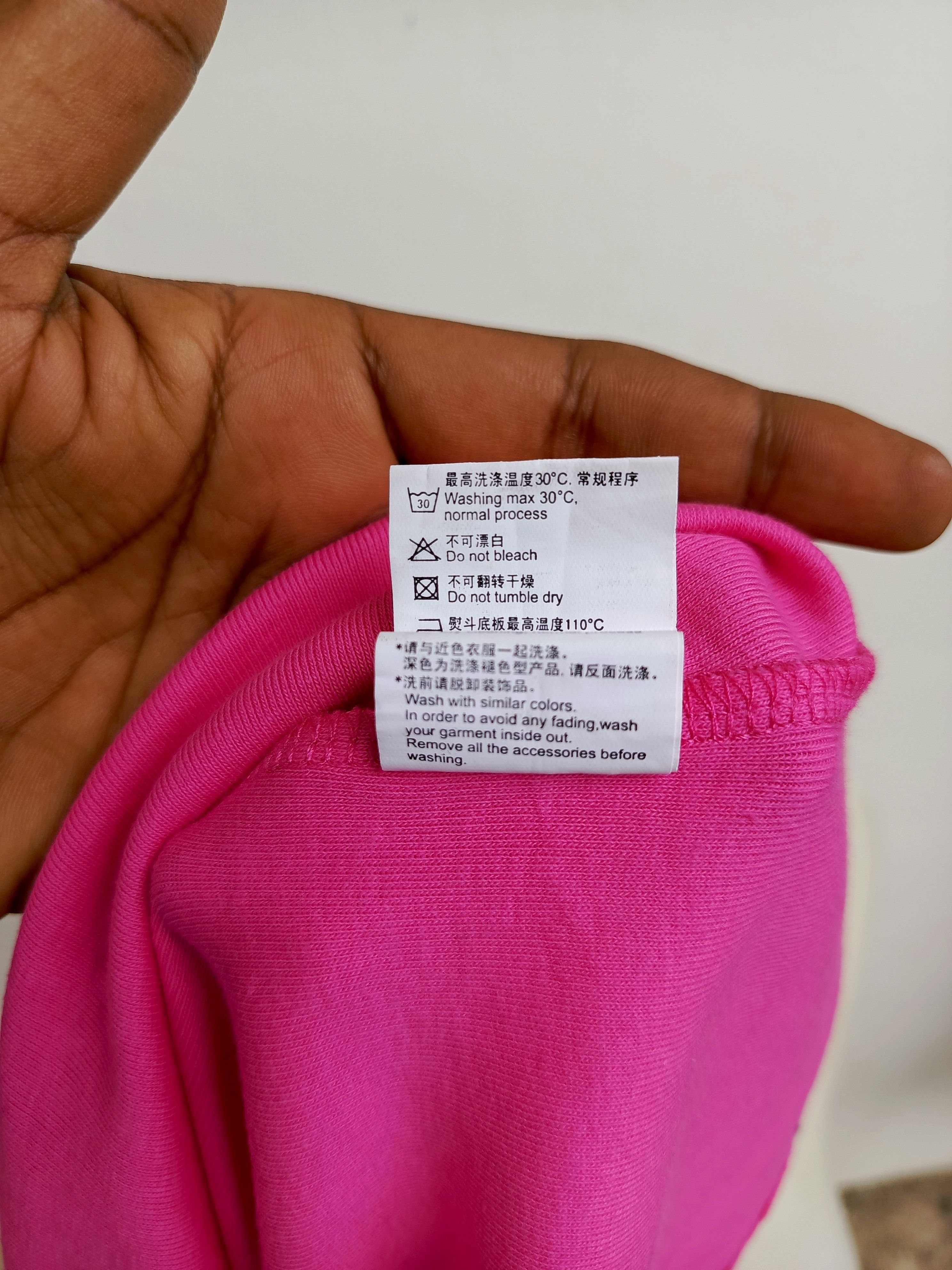 Japanese Brand Y2K Cache Pink Graphic Tee Bandana Paisley V-Neck Top Size M / US 6-8 / IT 42-44 - 8 Thumbnail
