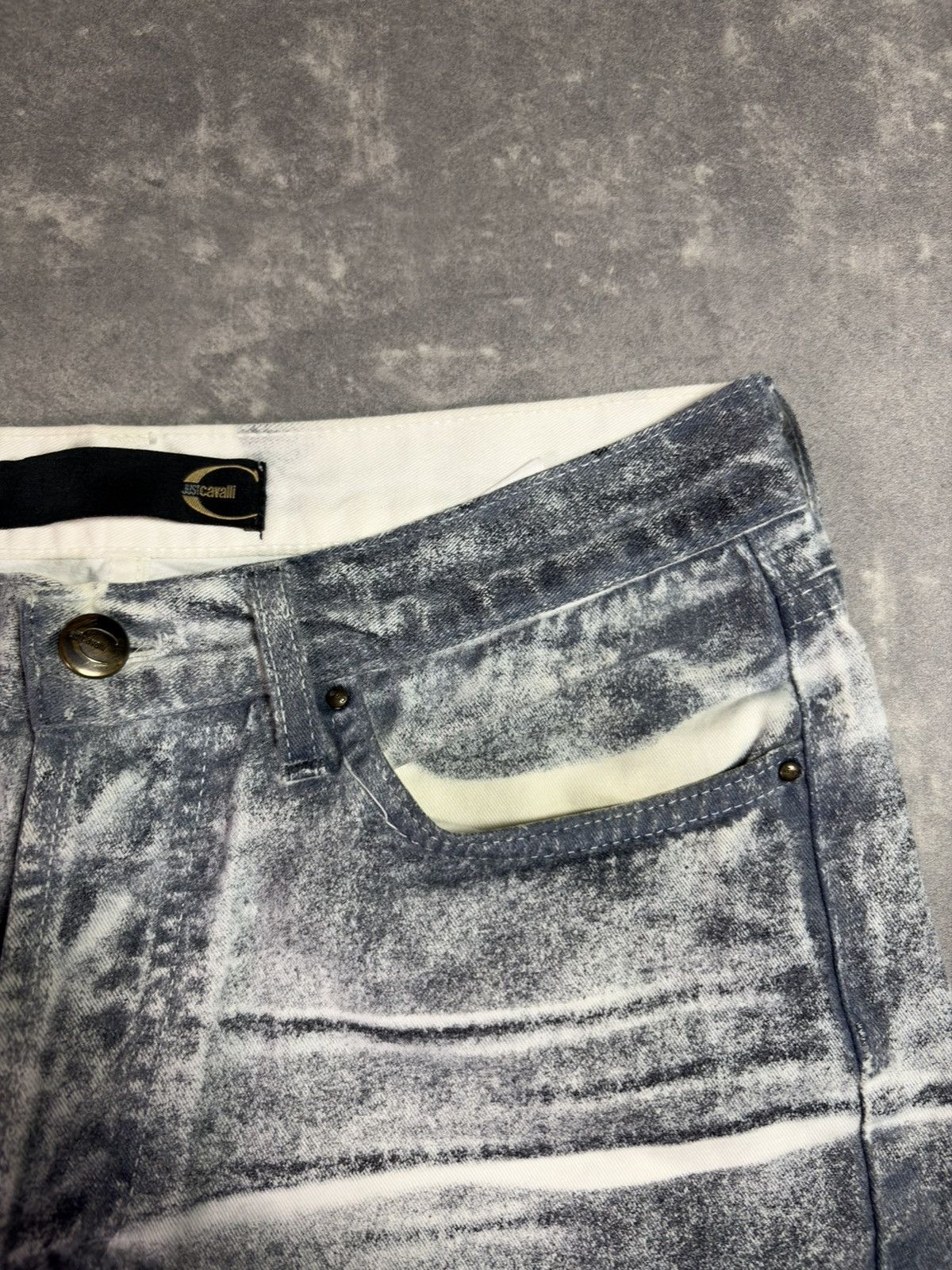 Just Cavalli 00s Just Cavalli Trompe L’oeil Faded Flared Gray Denim Jeans Size US 29 - 7 Thumbnail