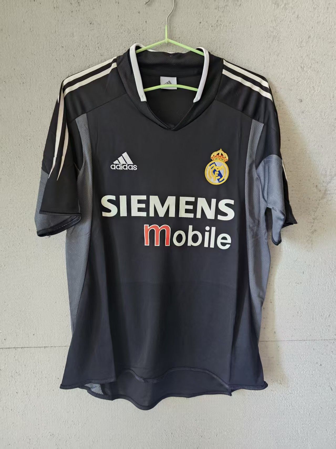 Other Real Madrid #3 Roberto Carlos Jersey Size US XL / EU 56 / 4 - 2 Thumbnail