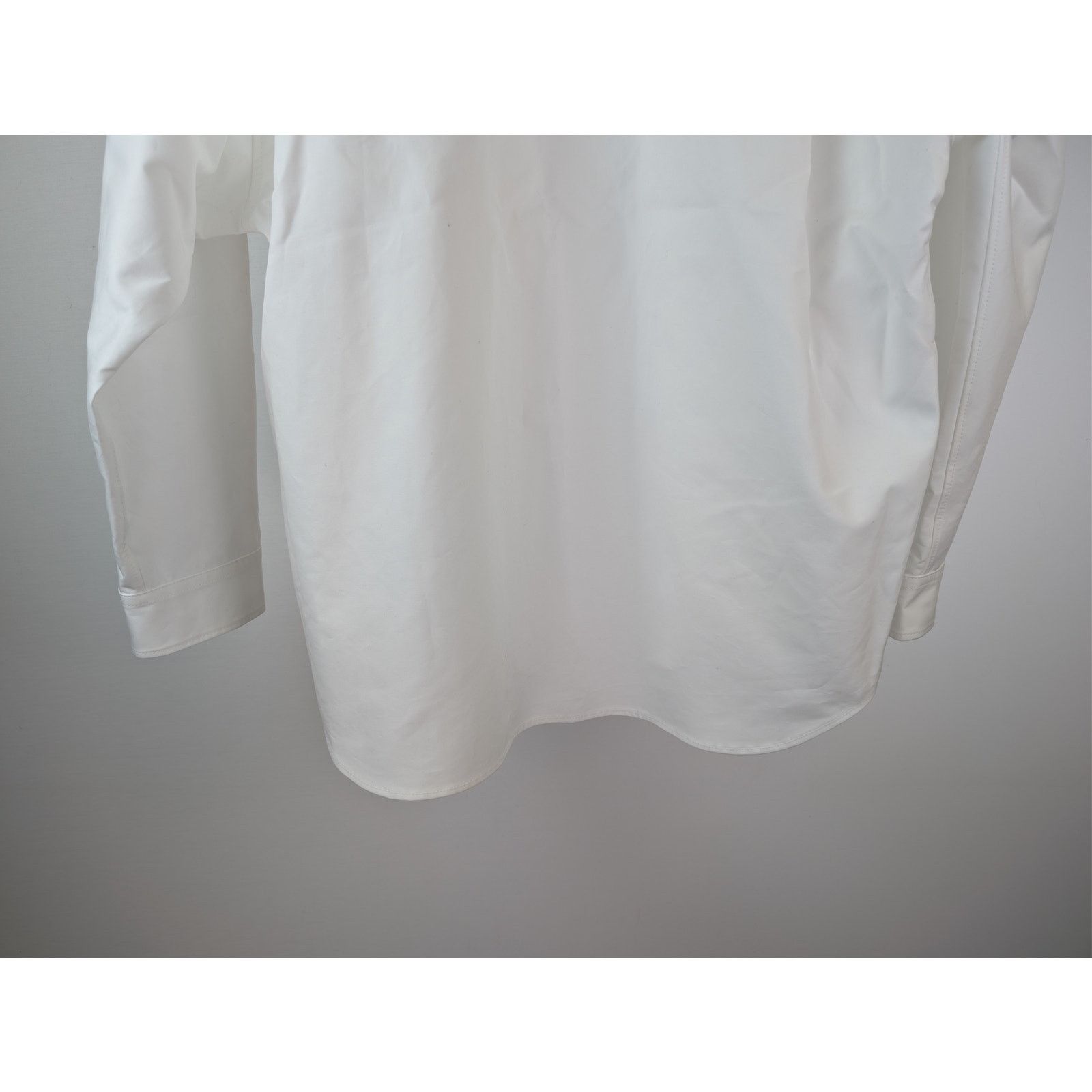 Balenciaga o1rshd1 Cotton Poplin Long-Sleeved Outerwear Shirt in White Size US XS / EU 42 / 0 - 11 Thumbnail