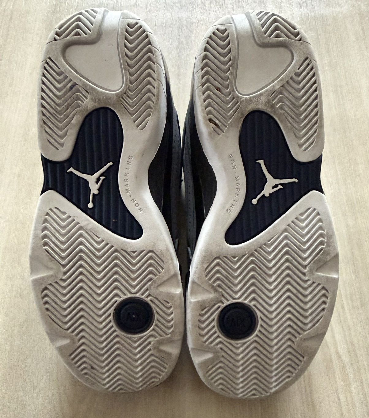 Jordan Brand 2011 Nike Air Jordan 14 Retro Midnight 312091-011 sz 2y Size US 4.5 / IT 34.5 - 8 Thumbnail