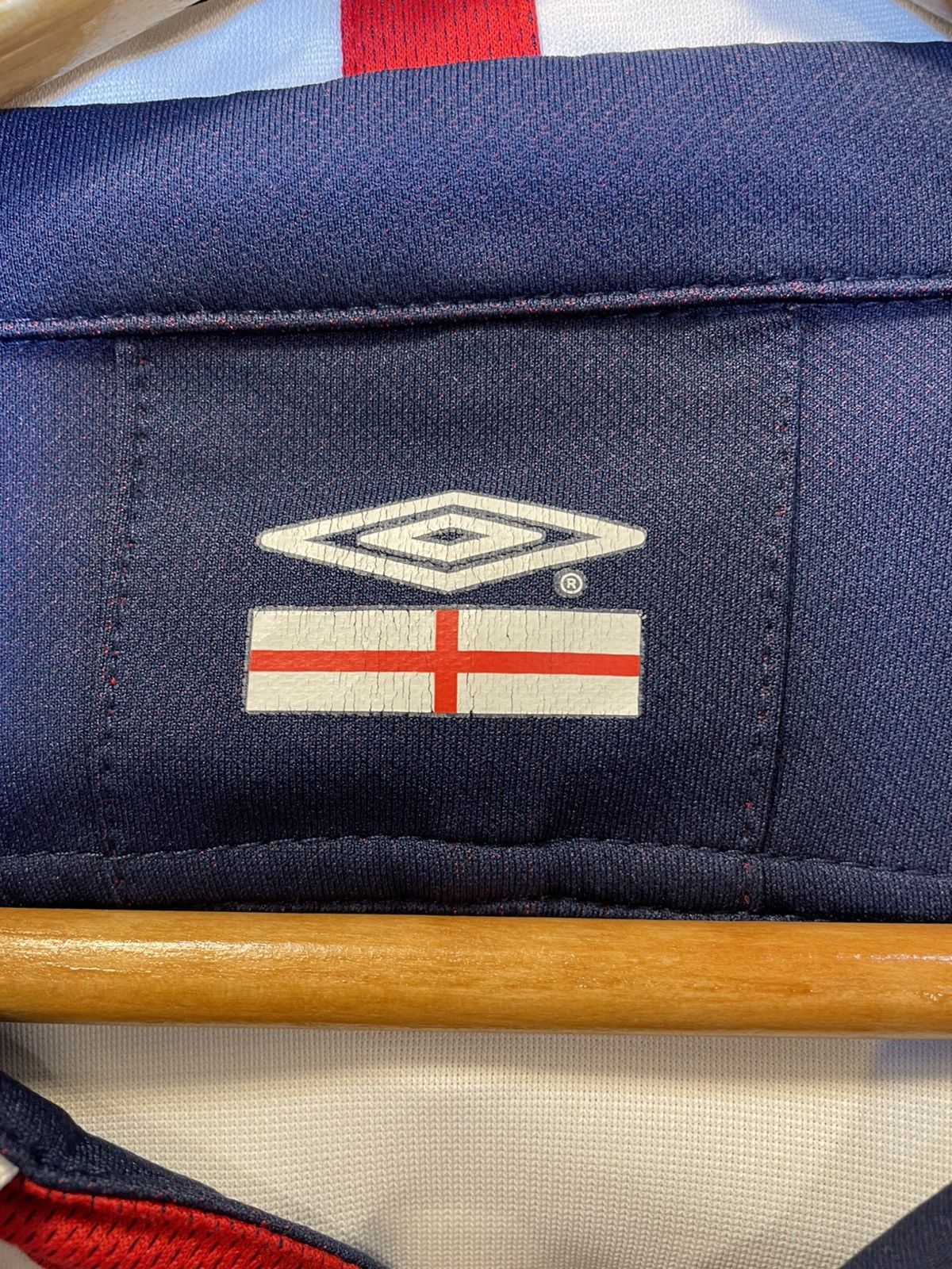 Umbro Vintage 2003-2004 England Long Sleeves Home Kit BECKHAM7 Size US L / EU 52-54 / 3 - 4 Thumbnail
