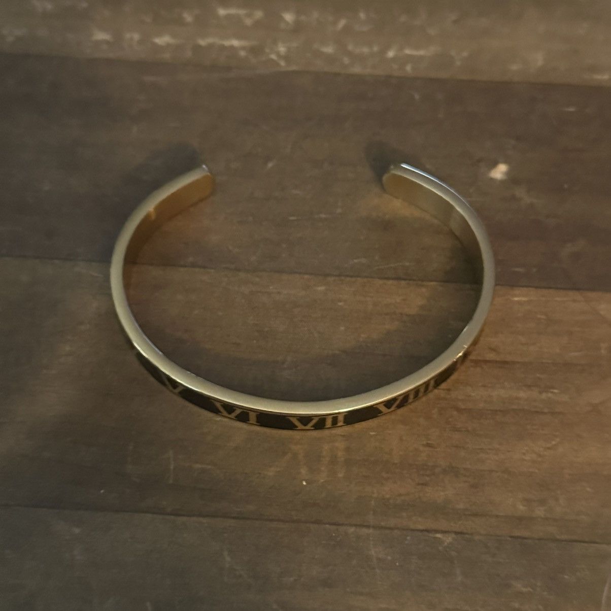 Other Gold stainless steel Roman numeral bangle cuff bracelet Size ONE SIZE - 6 Thumbnail
