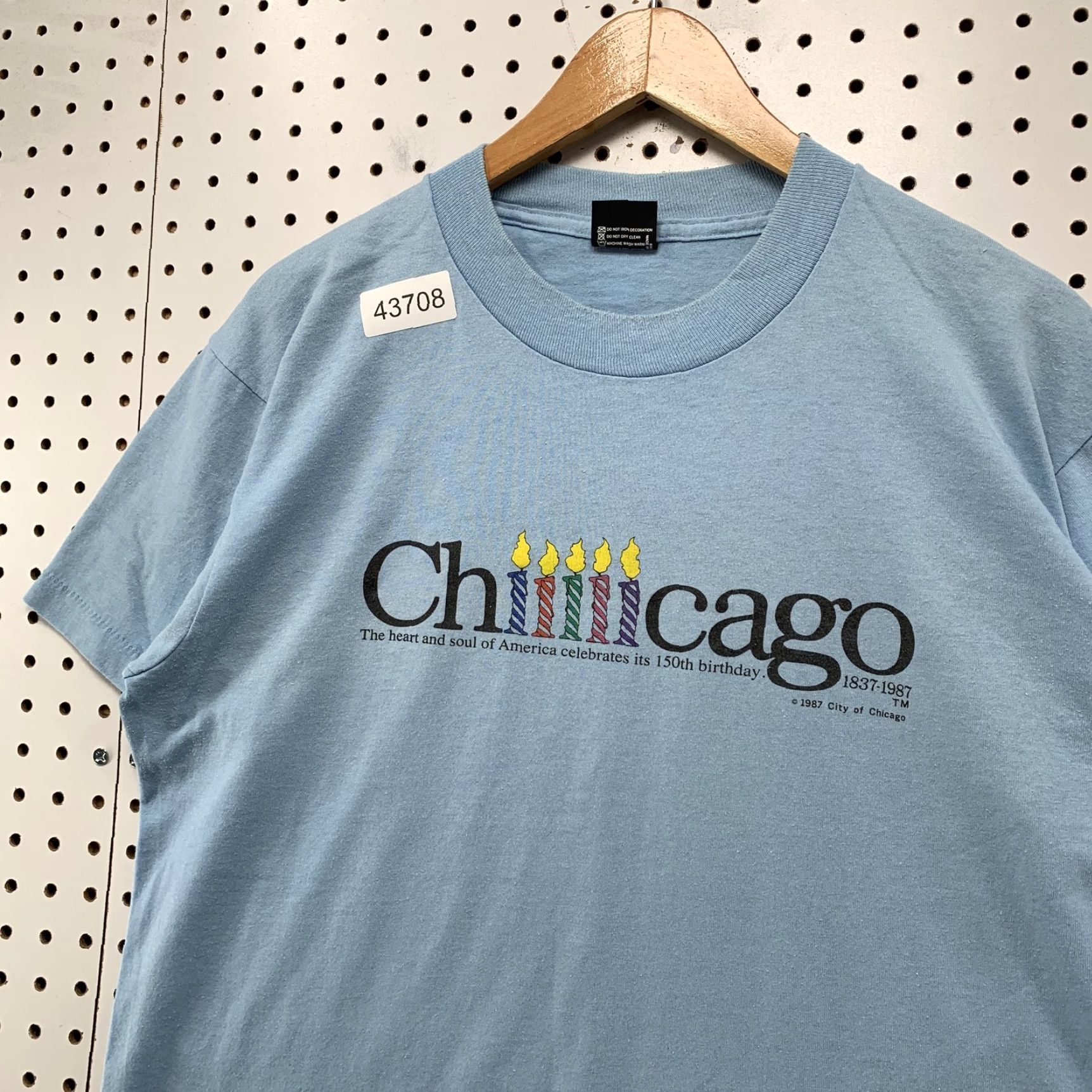 Vintage VINTAGE Chicago Shirt Mens Large Blue Single Stitch 150th Birthday Candles 1987 80s Theme Shirt Size US L / EU 52-54 / 3 - 4 Thumbnail