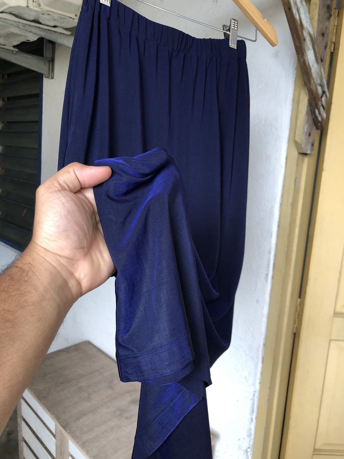 Pleats Please Issey Miyake ✨Vintage Issey Miyake Shiny Blue Stretchable Midi Skirt Size 25" / US 0 / IT 36 - 4 Thumbnail