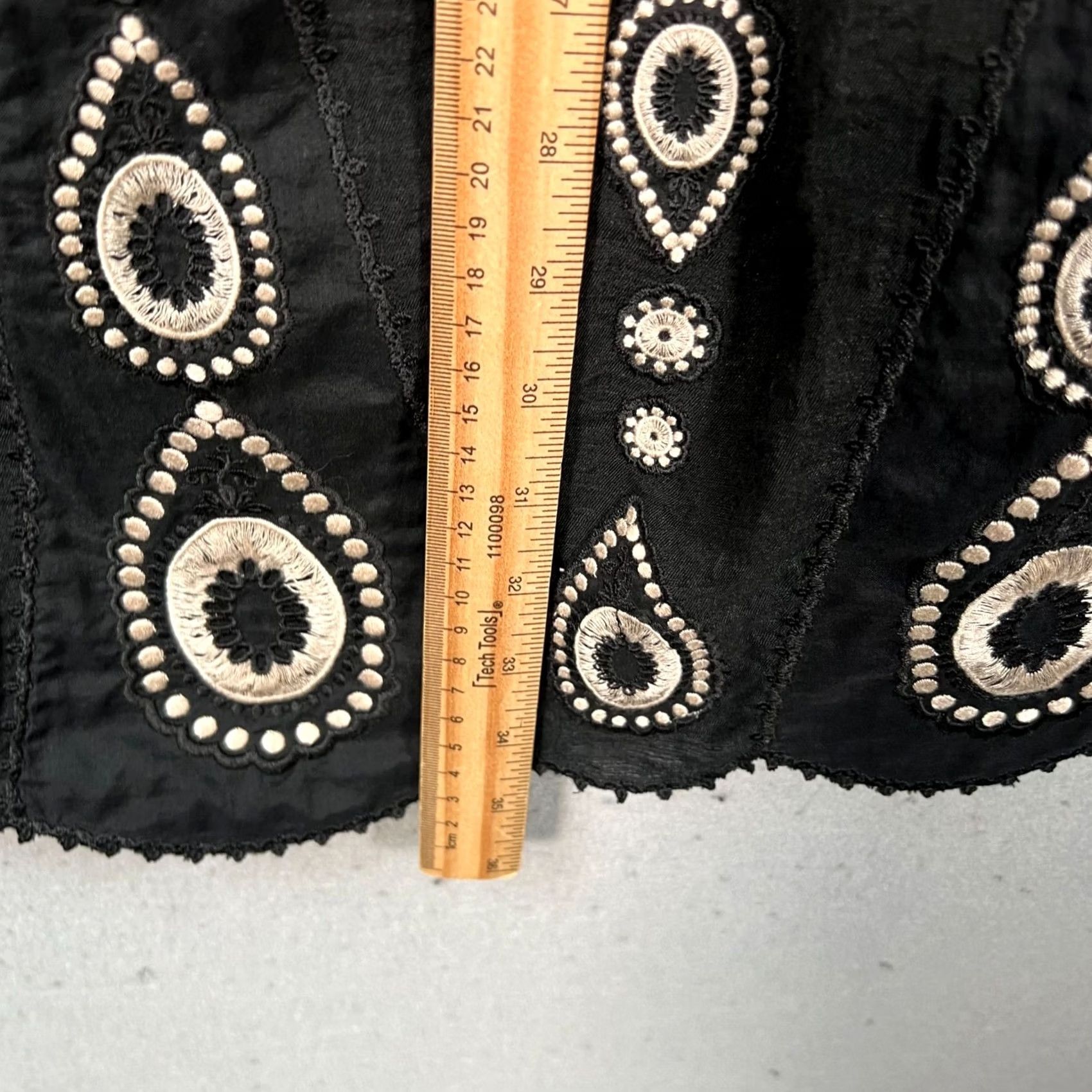 Bcbgmaxazria BCBGMAXAZRIA Black Embroidered Boho Dress With Scalloped Edges Womens Size 6 Size M / US 6-8 / IT 42-44 - 7 Thumbnail