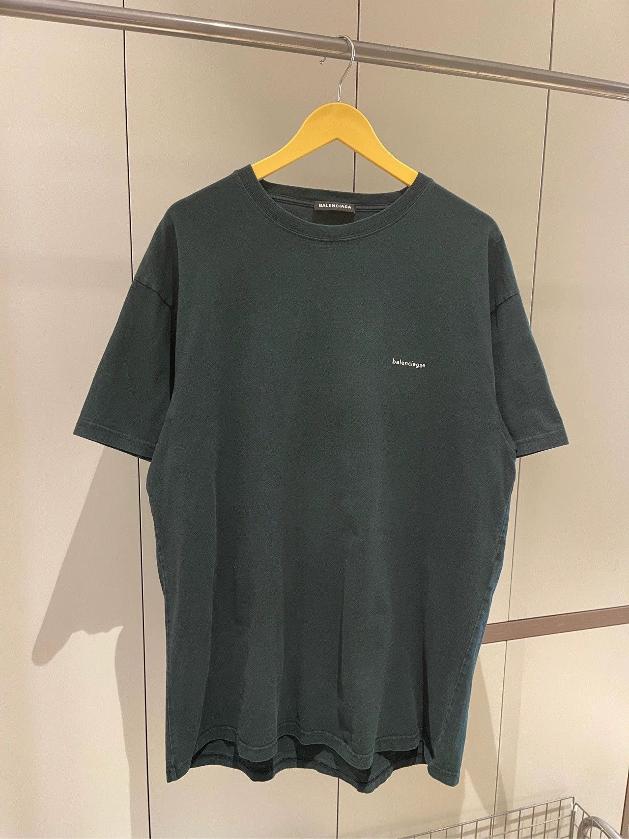 Balenciaga Balenciaga dark green small logo round neck short sleeved T-shirt Size US S / EU 44-46 / 1 - 1 Thumbnail
