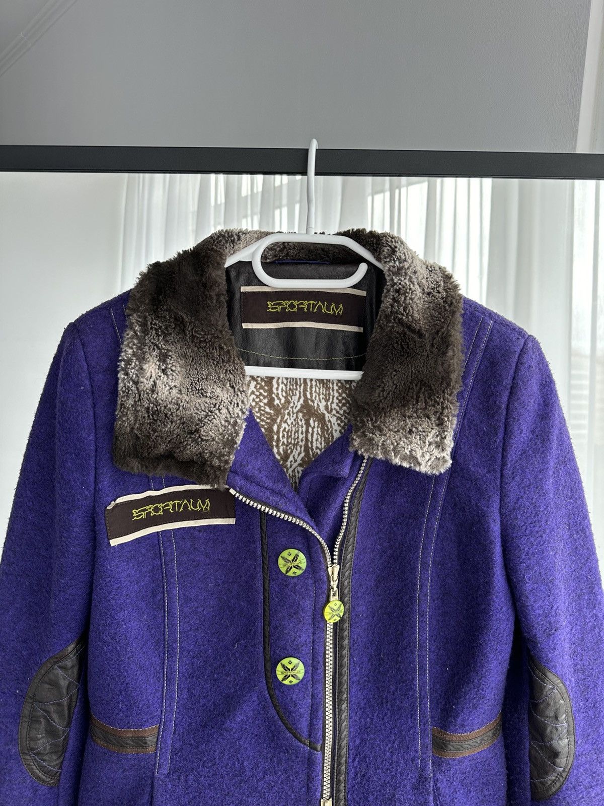 Sportalm Kitzbuhel × Vintage Vintage Sportalm Woman Wool Winter Jacket with Fur Collar Size M / US 6-8 / IT 42-44 - 4 Thumbnail