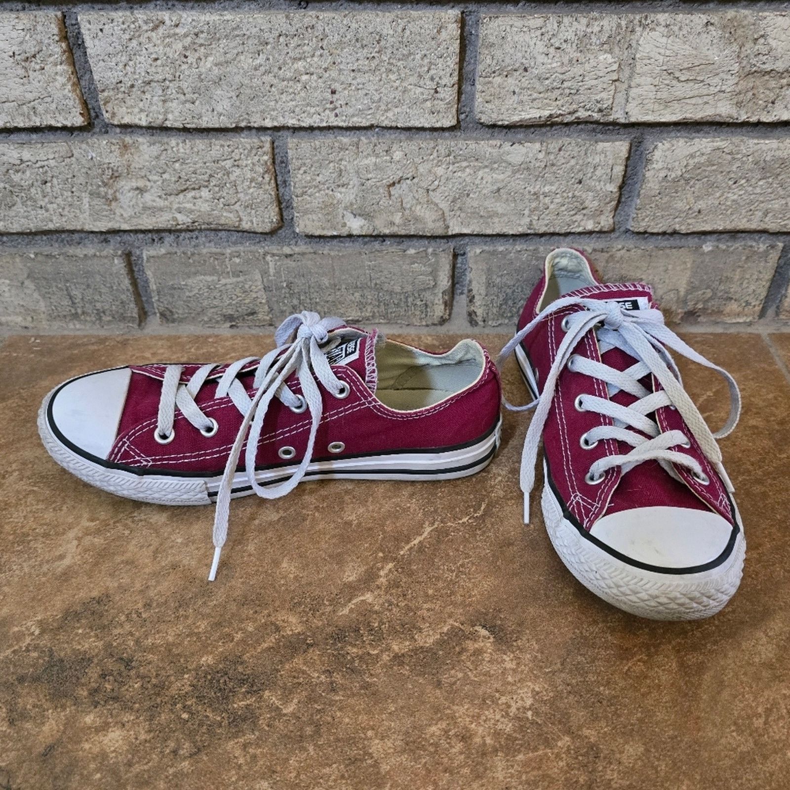 Converse Burgundy | CONVERSE | Classic Sneaks Size US 5 / EU 37 - 2 Thumbnail