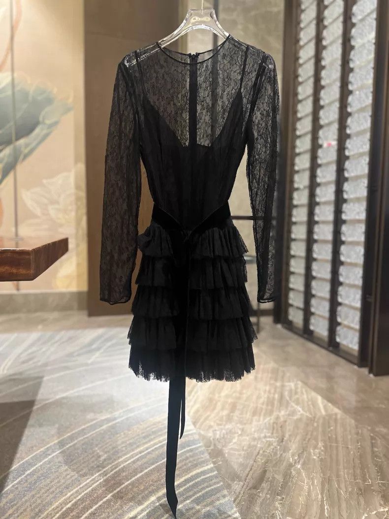 Valentino Valentino Black lace cake dress Size S / US 4 / IT 40 - 1 Thumbnail