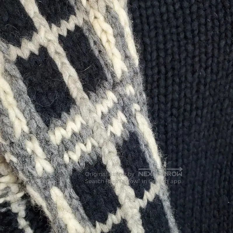 Burberry Burberry Women's Black Wool Check Knit Sweater. Size S / US 4 / IT 40 - 6 Thumbnail