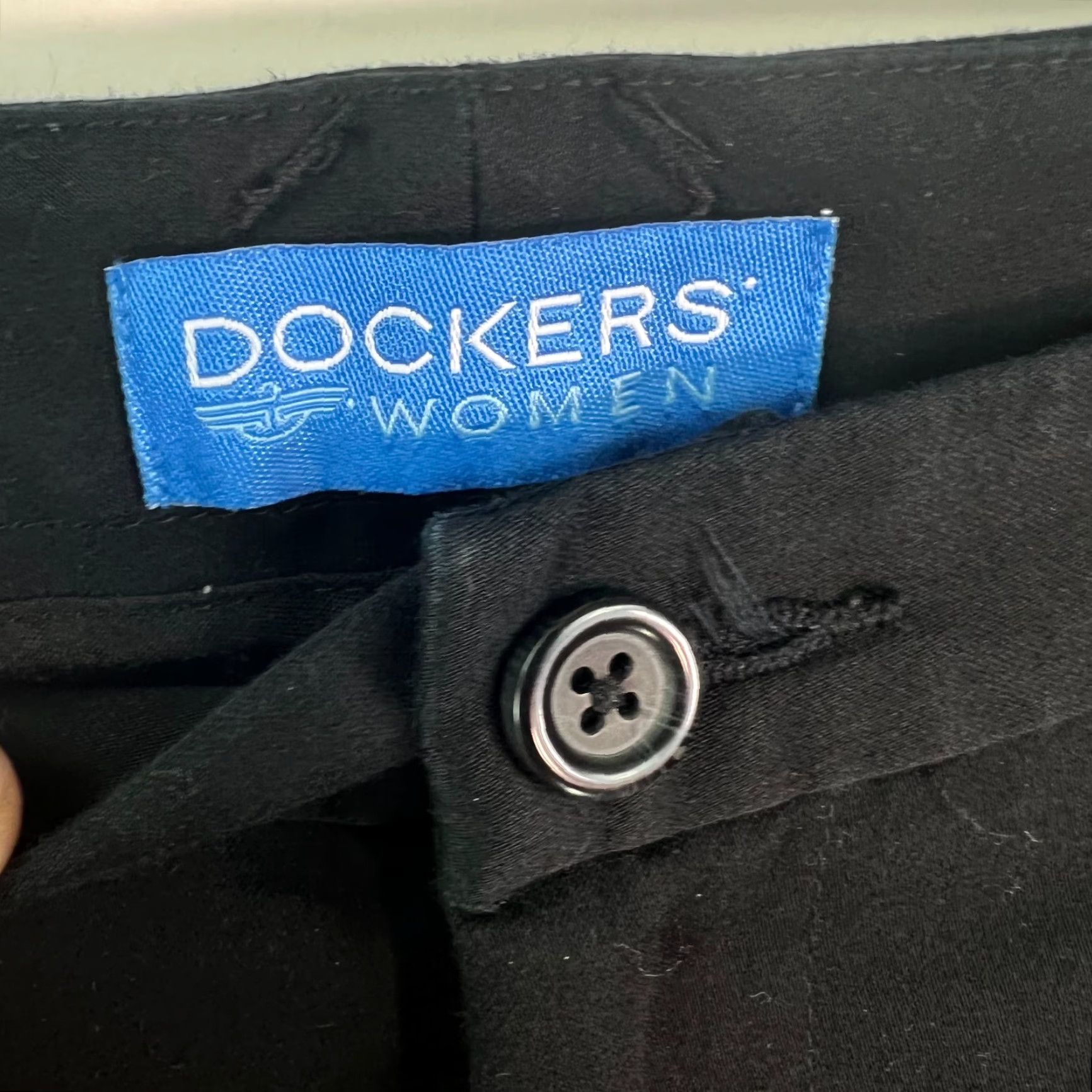Dockers Dockers Womens Nouveau Fit Cuffed Hem Mid Rise Straight Capri Pants Sz 16 Black Size 38" / US 16 / IT 52 - 4 Thumbnail