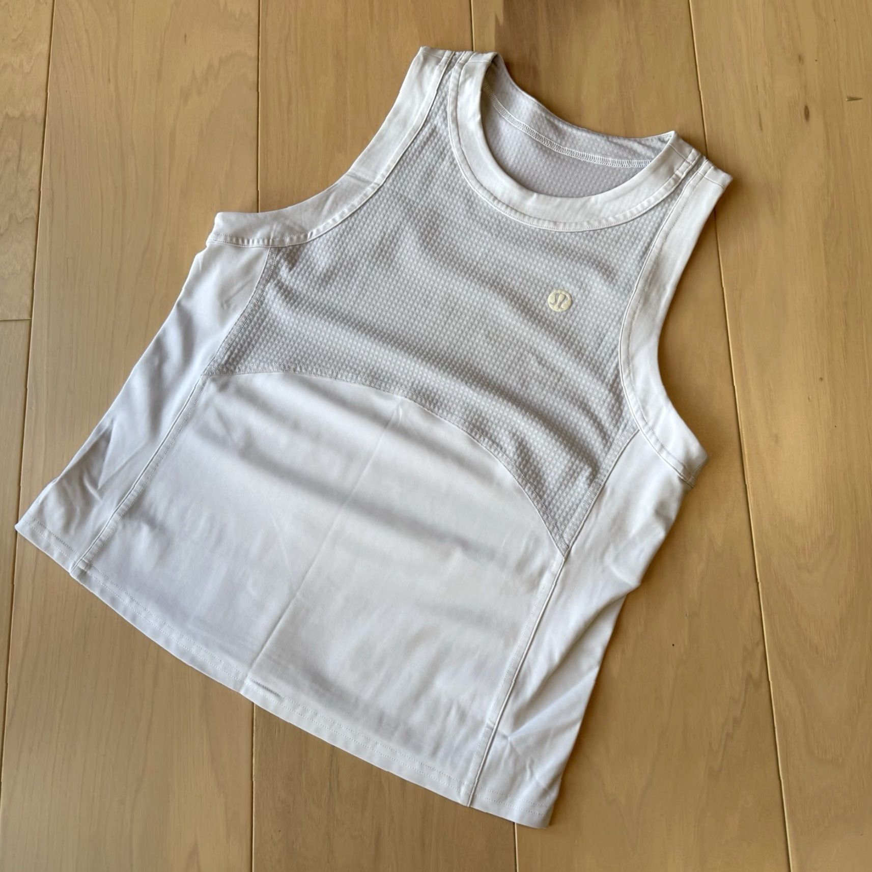 Lululemon Lululemon Sleeveless Shirt Women 4 Gray Vent Surge Workout Athleisure Tank Top Racerback Crew Neck Size S / US 4 / IT 40 - 7 Thumbnail