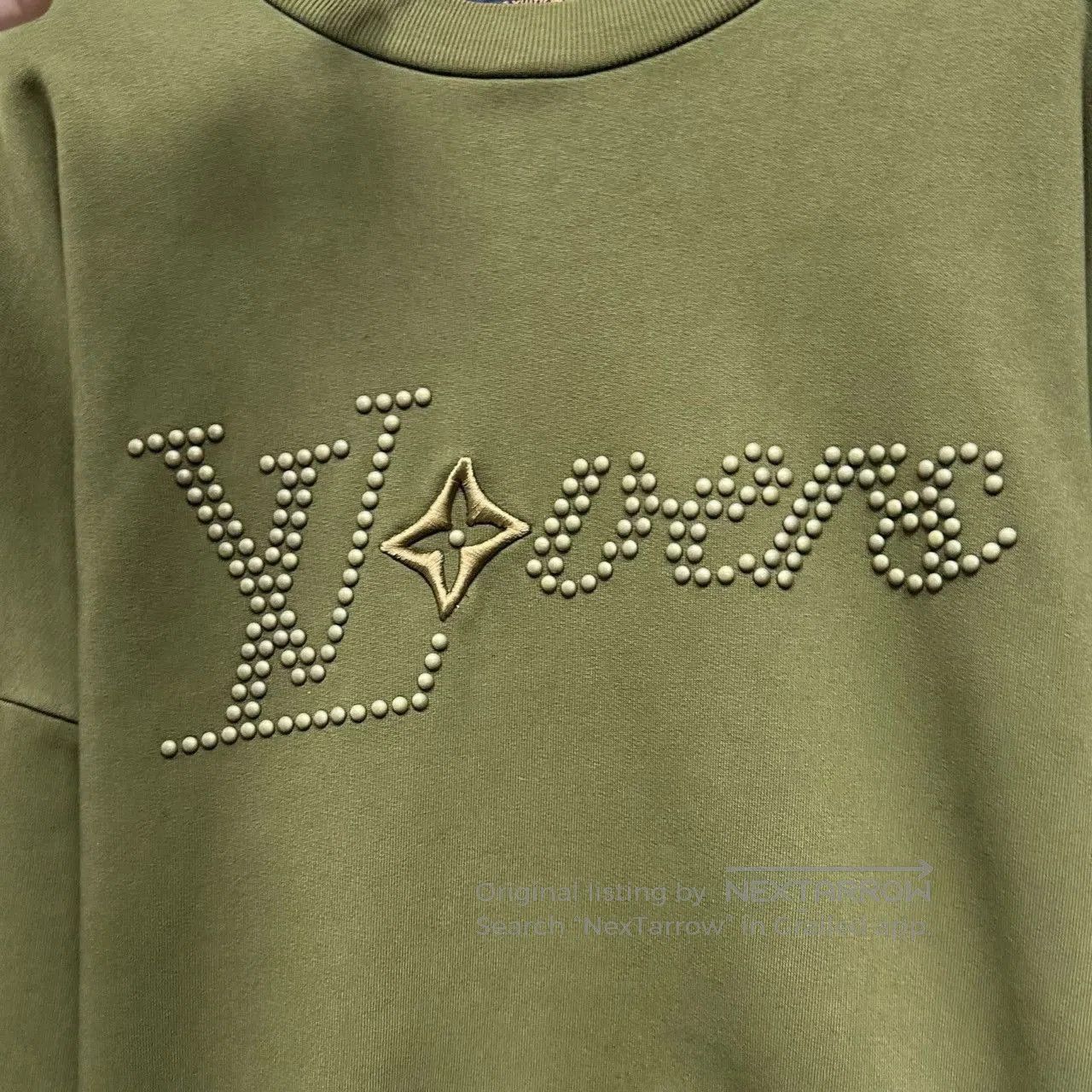 Louis Vuitton Louis Vuitton Collaboration Sweatshirt in Olive Green. Size US L / EU 52-54 / 3 - 6 Thumbnail