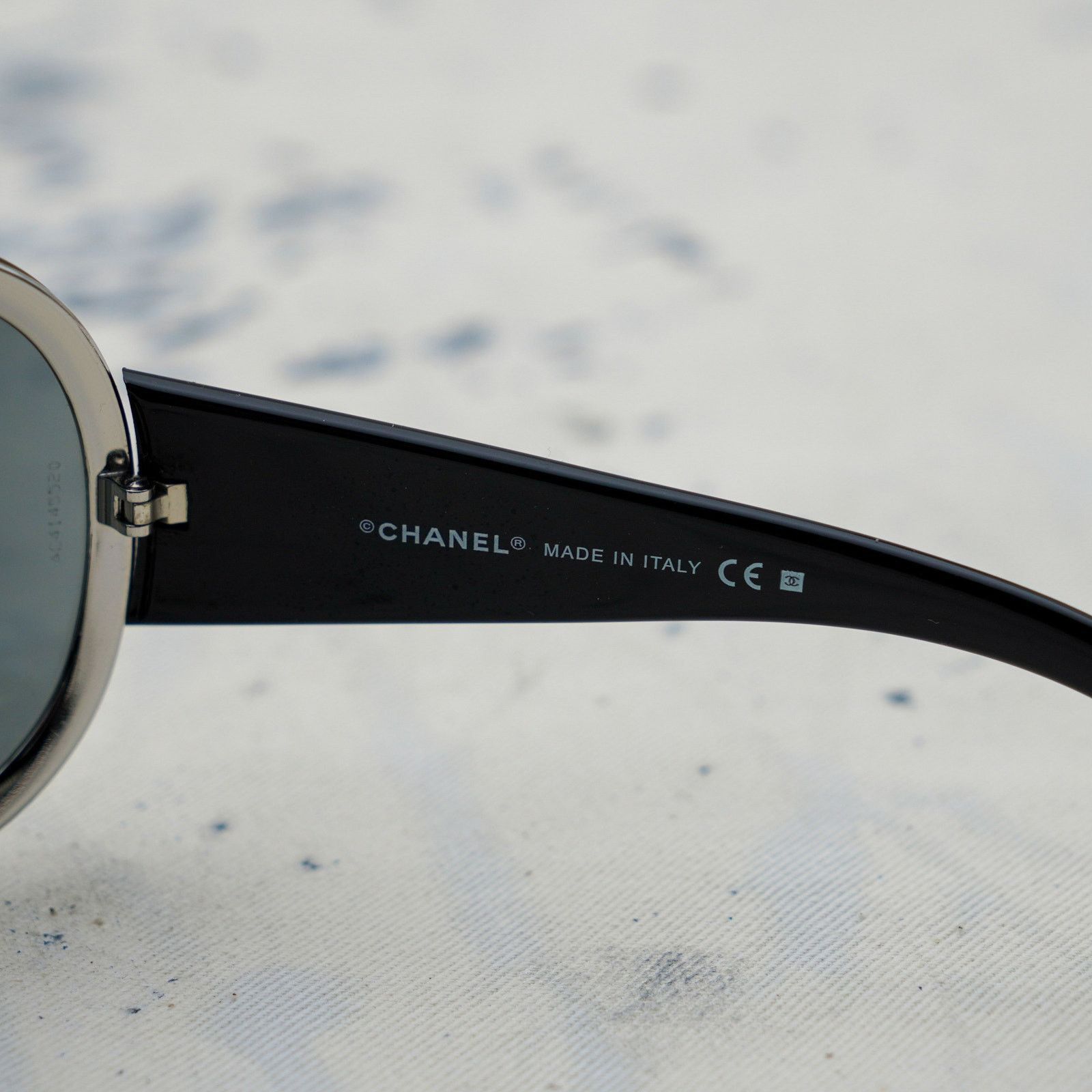 Chanel Vintage chanel 4148 black crystal cc logo shield sunglasses Size ONE SIZE - 7 Thumbnail