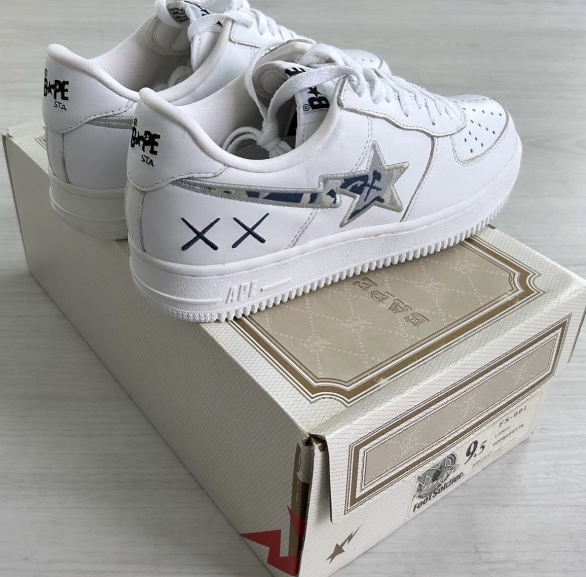Bape VERY RARE OG 2005 A BATHING APE X KAWS BAPESTA Size US 9.5 / EU 42-43 - 4 Thumbnail