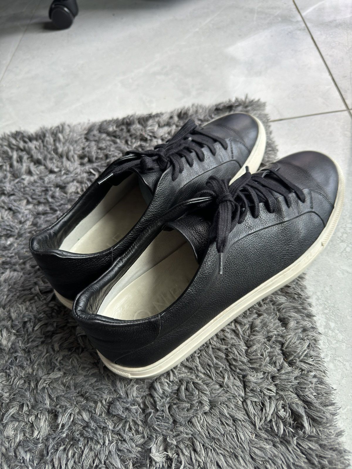 Massimo Dutti Massimo Dutti leather classic sneakers lace up Size US 10 / EU 43 - 2 Thumbnail