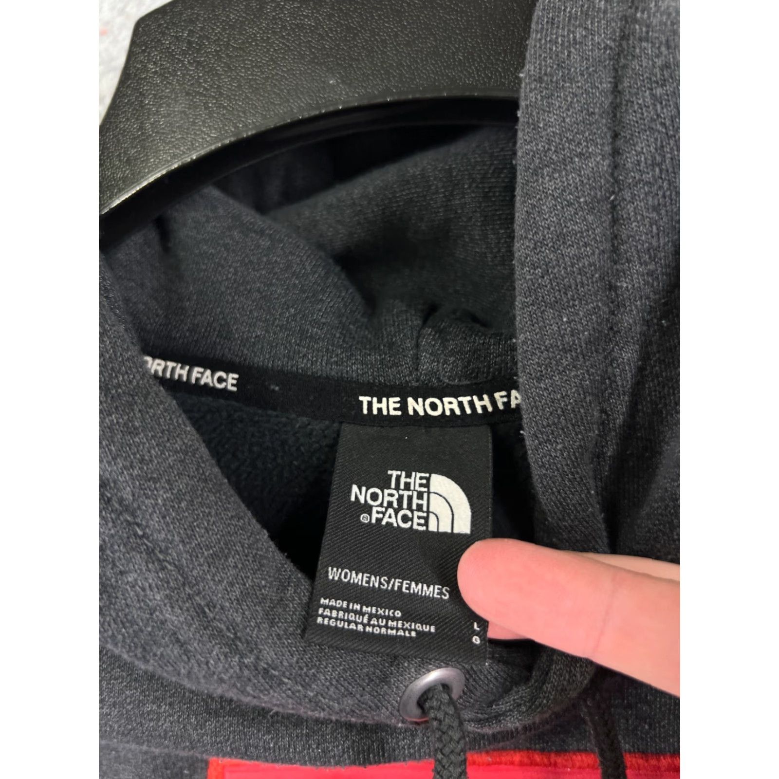 The North Face The North Face Hoodie Pullover Womens Large Gray Red Sewn Logo Pocket Sweater Size L / US 10 / IT 46 - 4 Thumbnail