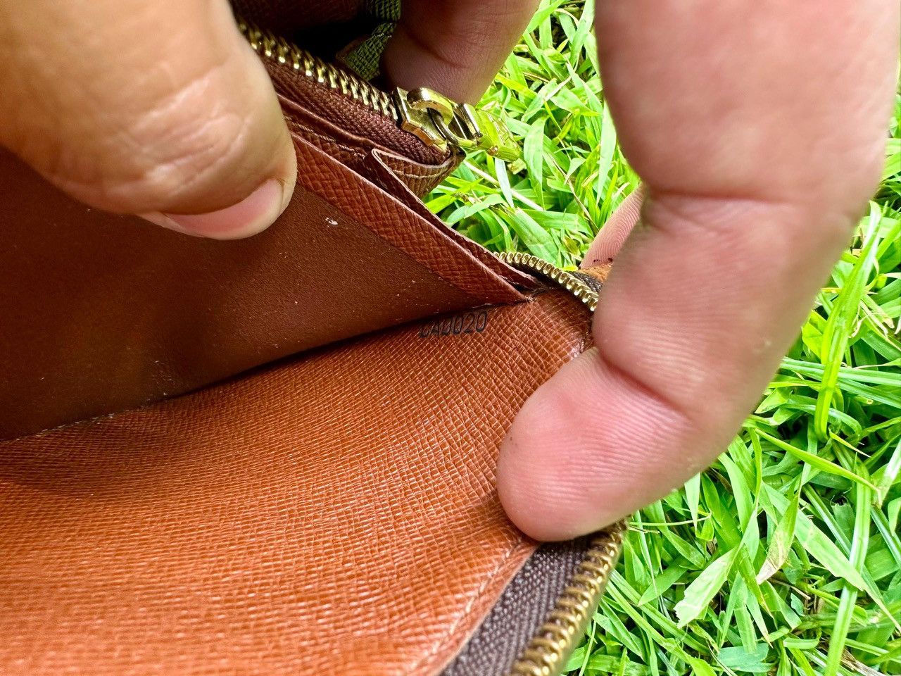 Louis Vuitton Authentic Louis Vuitton Monogram Canvas Zippy Wallet Size ONE SIZE - 10 Thumbnail