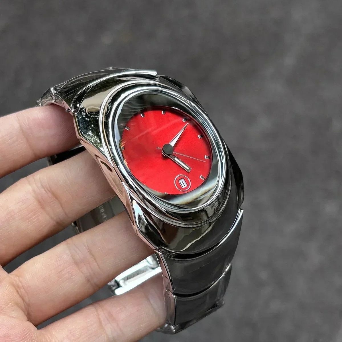 Vintage Red Y2k Creative Watch Size ONE SIZE - 1 Thumbnail