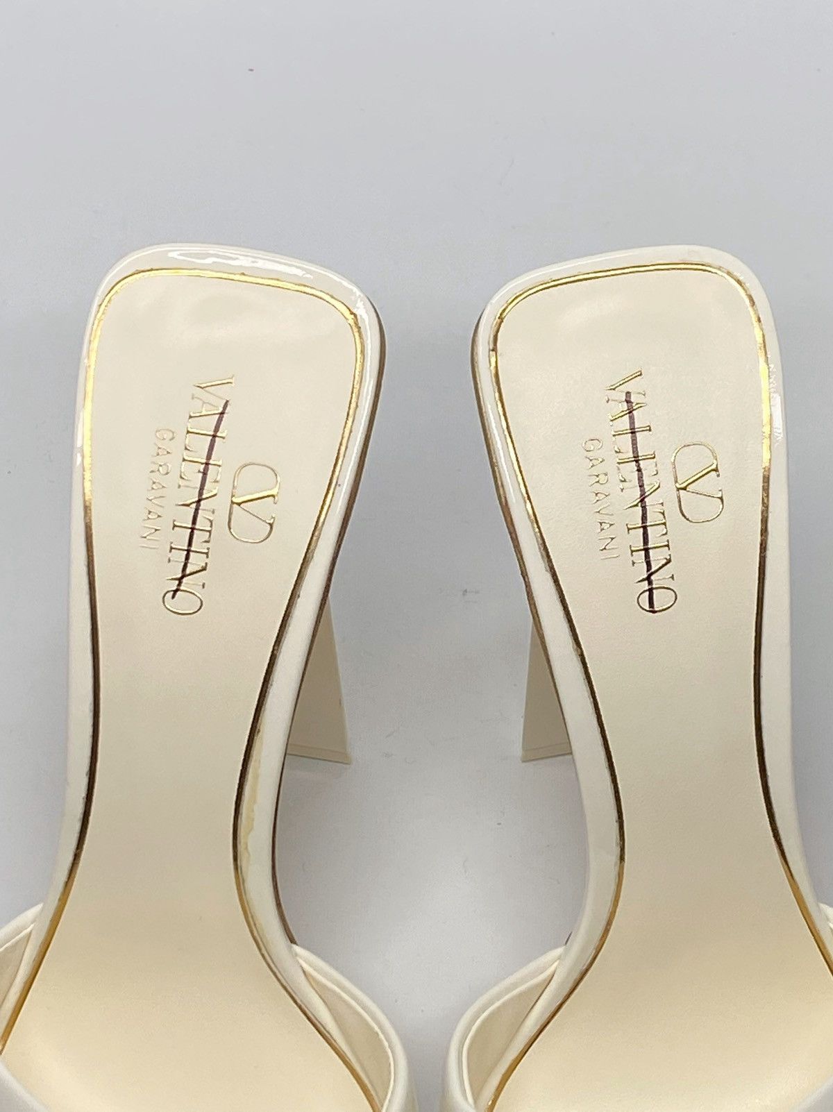 Valentino Valentino Garavani One Stud patent Leather Sandals size 38.5 Size US 8.5 / IT 38.5 - 5 Thumbnail