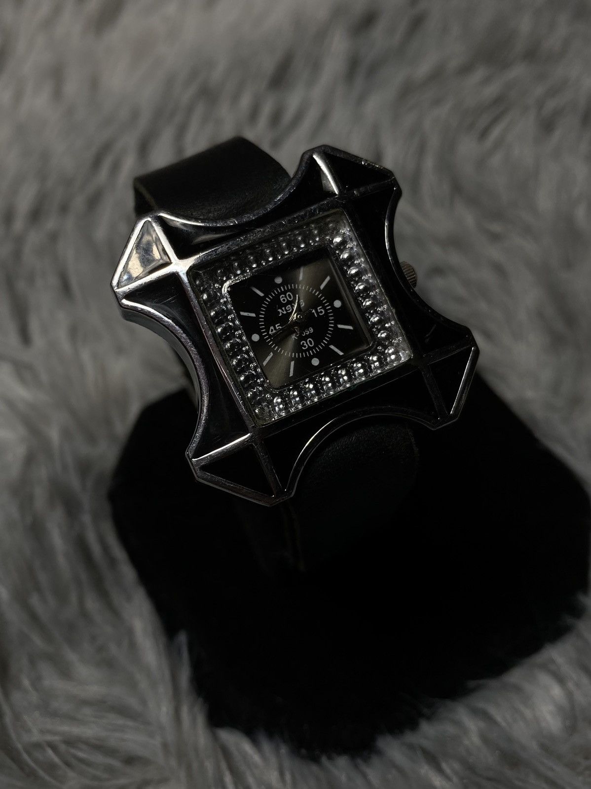 Vintage Sculptural Black Jewel Watch - Japanese Brand Size ONE SIZE - 3 Thumbnail