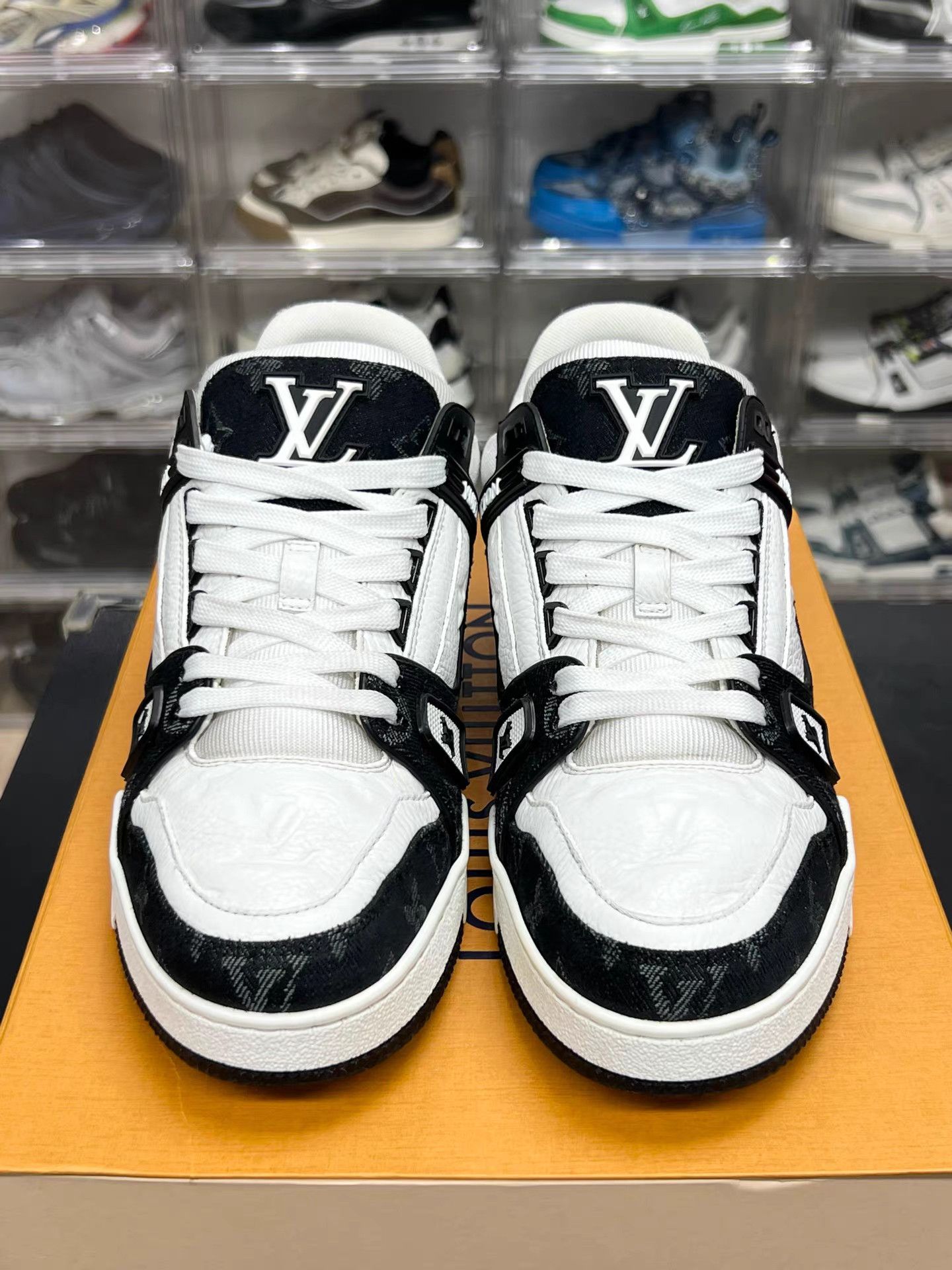 Louis Vuitton LV TRAINER Casual Shoes K15 Size US 7.5 / EU 40-41 - 2 Thumbnail