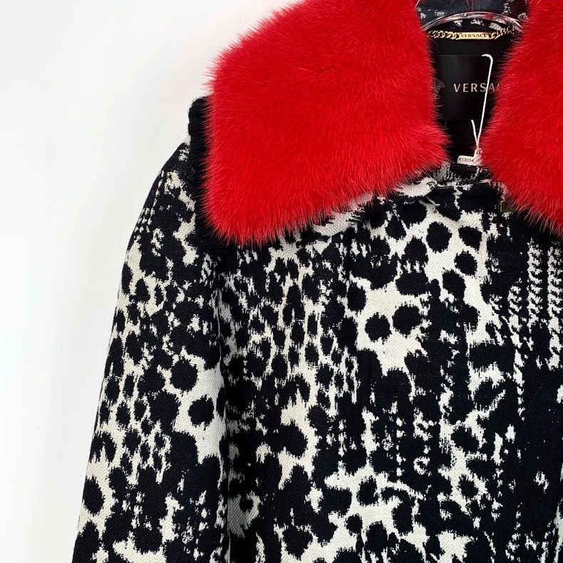 Versace Versace Black leopard print fur collar and long sleeves Size M / US 6-8 / IT 42-44 - 3 Thumbnail
