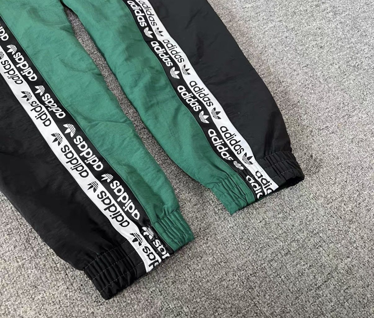 Adidas Adidas Casual Pants with Side Stripe Logo J16 Size US 32 / EU 48 - 3 Thumbnail