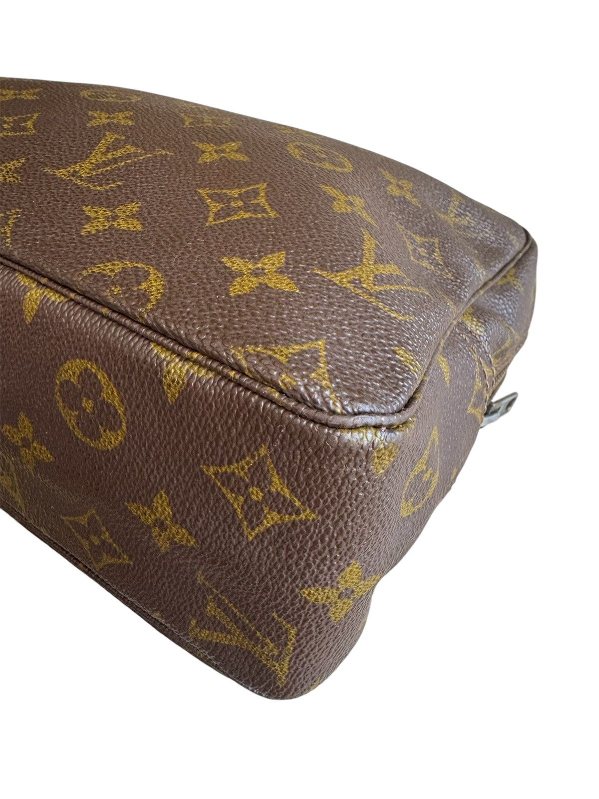 Louis Vuitton Louis Vuitton Cosmetic Toiletry Case Size ONE SIZE - 5 Thumbnail