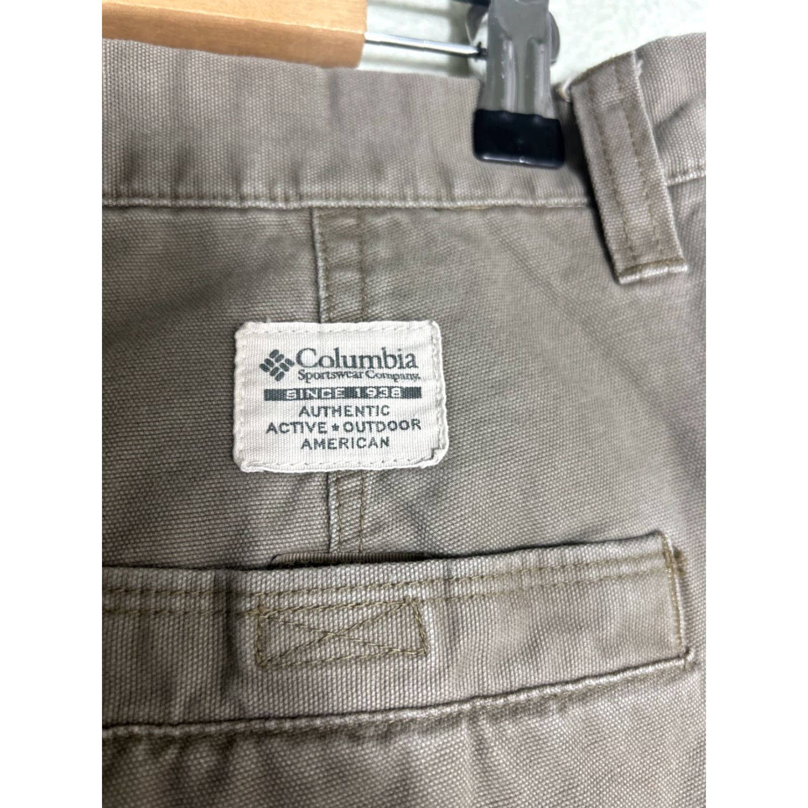 Vintage **Columbia Khaki Cargo Pants Mens Size 34 Inseam 31** User: **Columbia Khaki Cargo Pants Mens Size 34 Inseam 31** Size US 34 / EU 50 - 7 Thumbnail