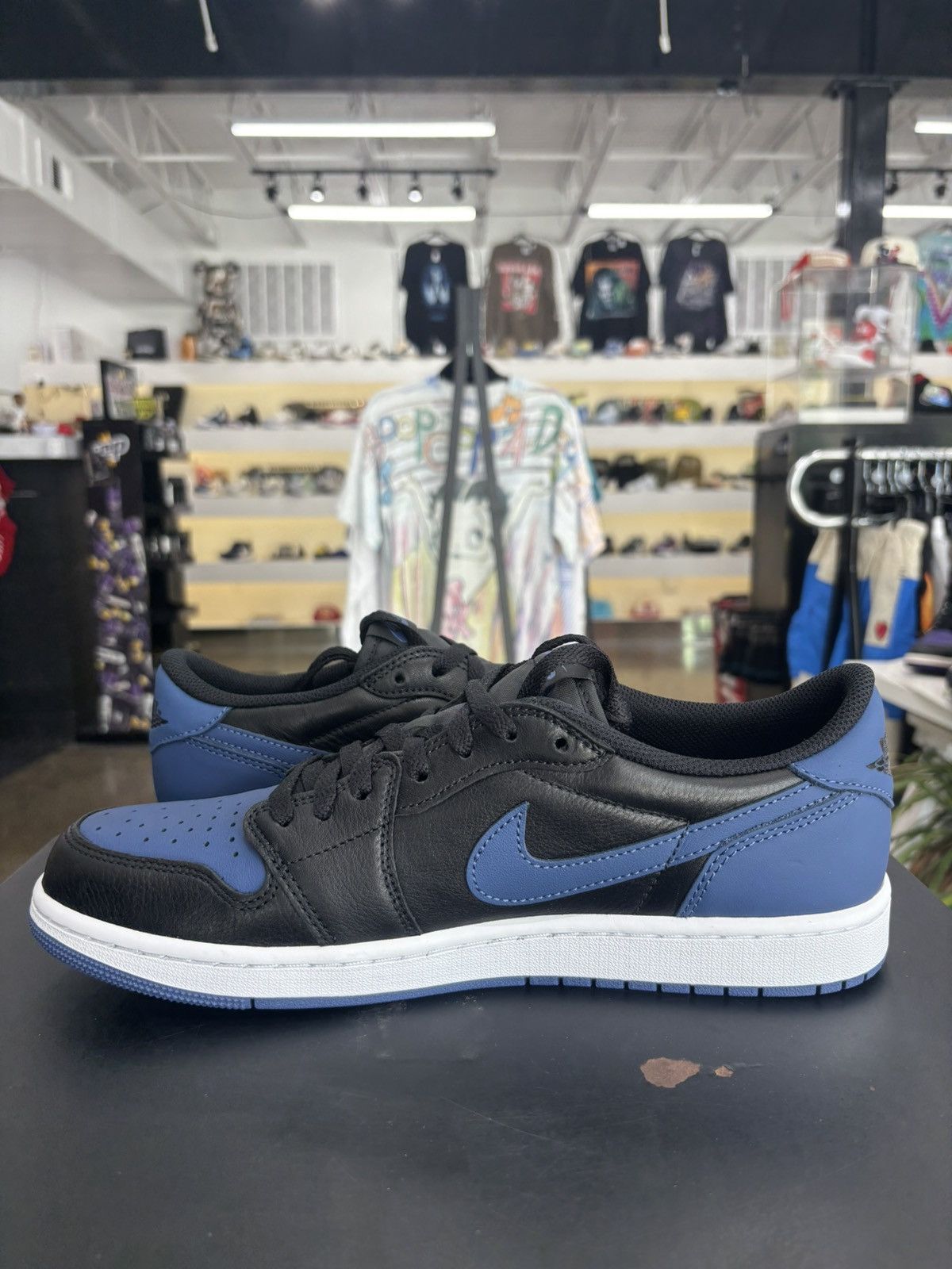 Jordan Brand Jordan 1 Retro Low OG Mystic Navy Sz. 11.5 Size US 11.5 / EU 44-45 - 5 Thumbnail