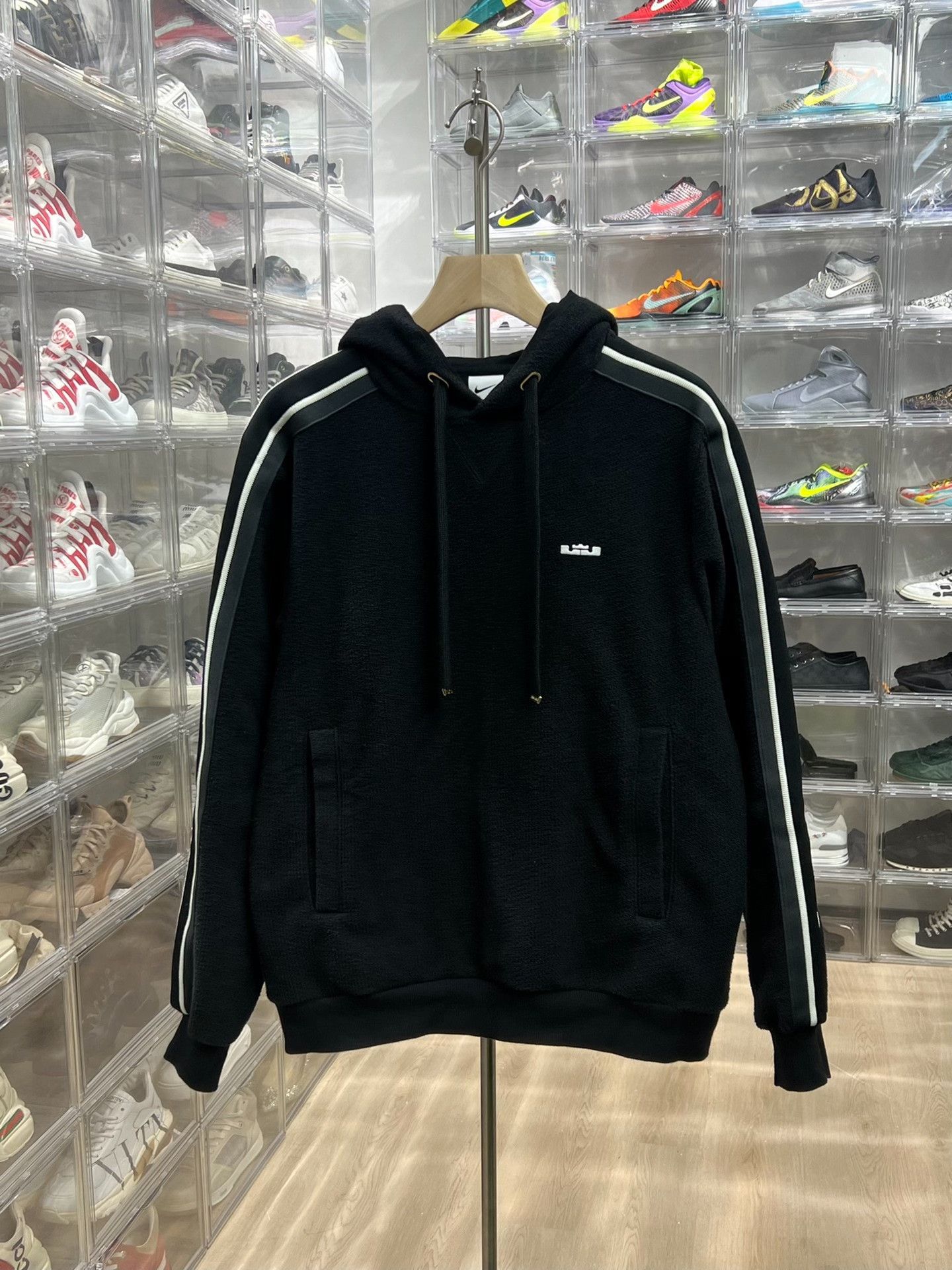 Nike Nike LEBRON Hoodie l Men Size US L / EU 52-54 / 3 - 1 Thumbnail