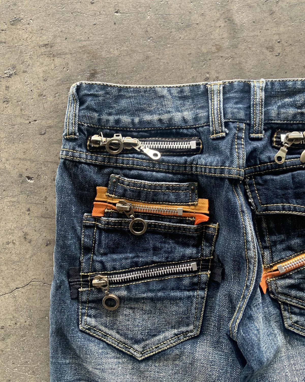 If Six Was Nine × Le Grande Bleu (L.G.B.) × semanticdesign Semantic Design Bondage Flared Jeans Size US 28 / EU 44 - 10 Thumbnail