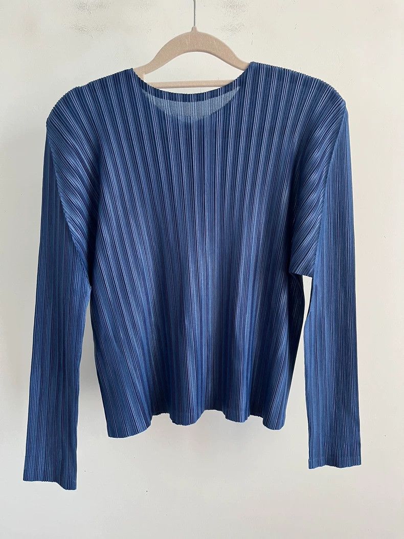 Issey Miyake Issey Miyake size:3 Blue pleated cardigan Size S / US 4 / IT 40 - 2 Thumbnail