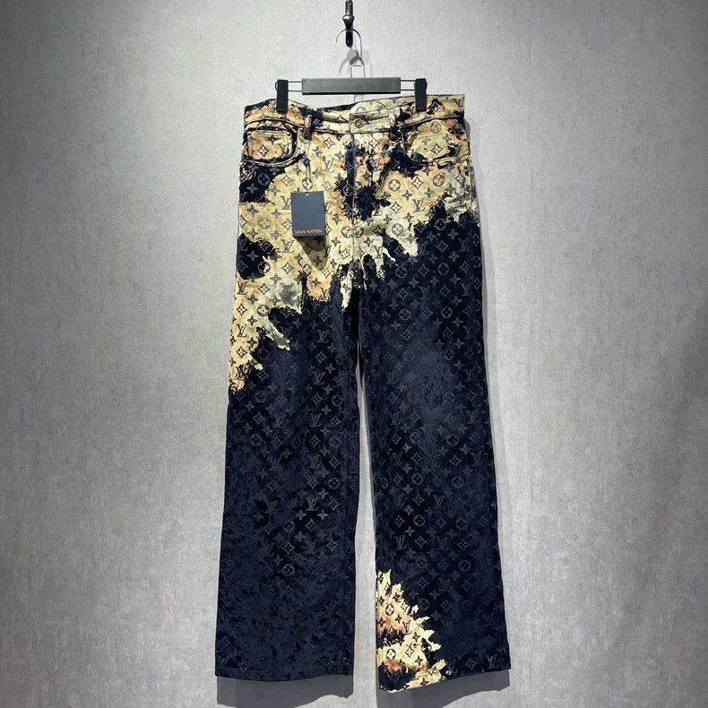 Louis Vuitton Louis Vuitton Fire cloud logo full print jeans Size US 32 / EU 48 - 1 Thumbnail