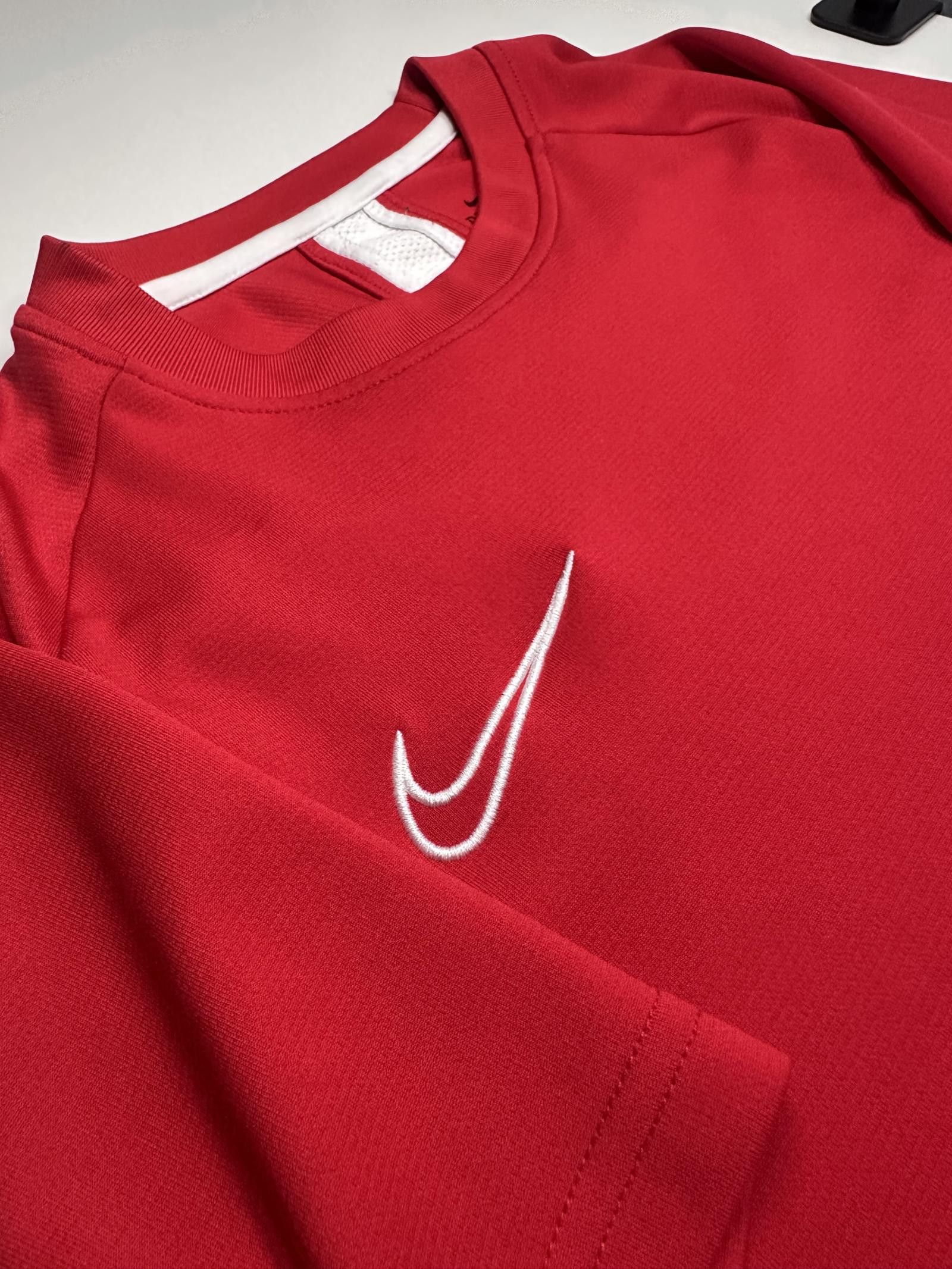 Nike Nike Red Sports T-Shirt - Short Sleeve Size US S / EU 44-46 / 1 - 4 Thumbnail