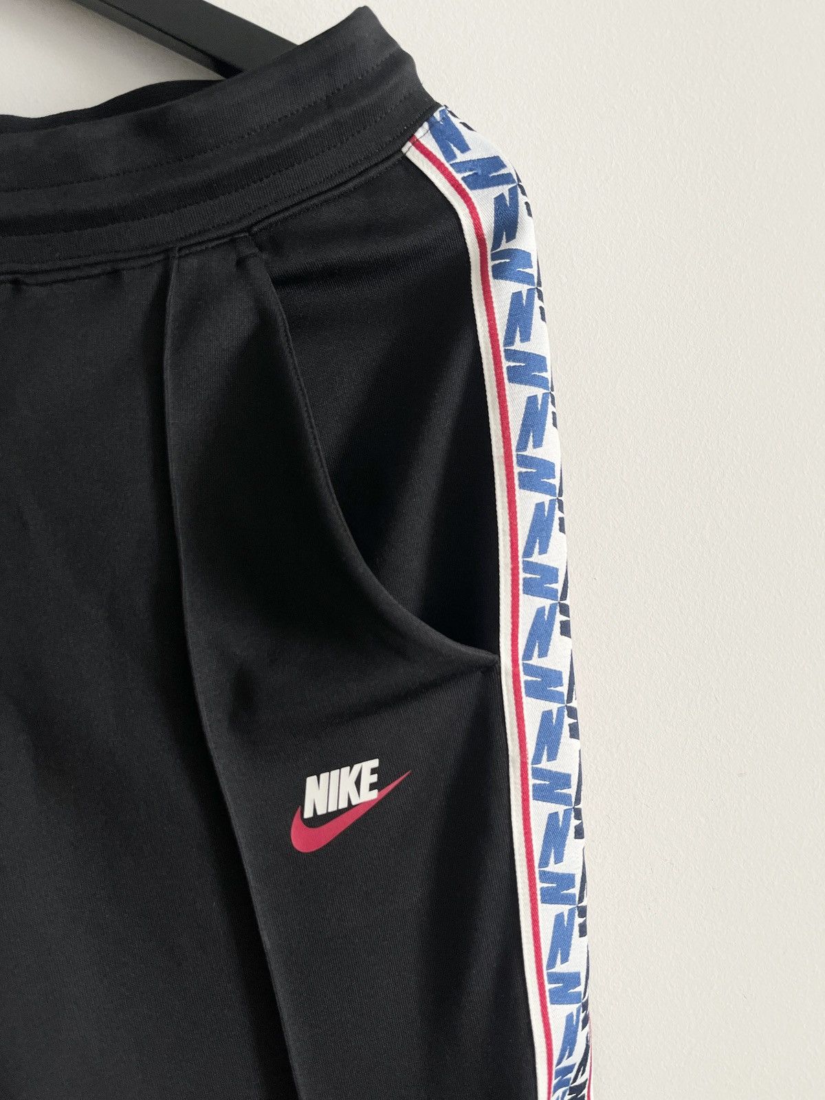 Nike STEAL! 2000s Nike Black Sail Taped Poly Track Pants Size US 30 / EU 46 - 3 Thumbnail