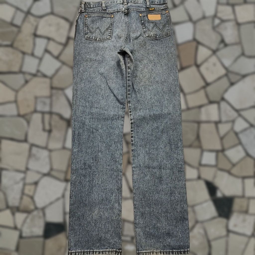 Wrangler VINTAGE Wrangler 13MWZ Jeans Bootcut Denim Blue 35x34 USA Mens Regular 5-Pocket Distressed Size US 35 - 1 Thumbnail