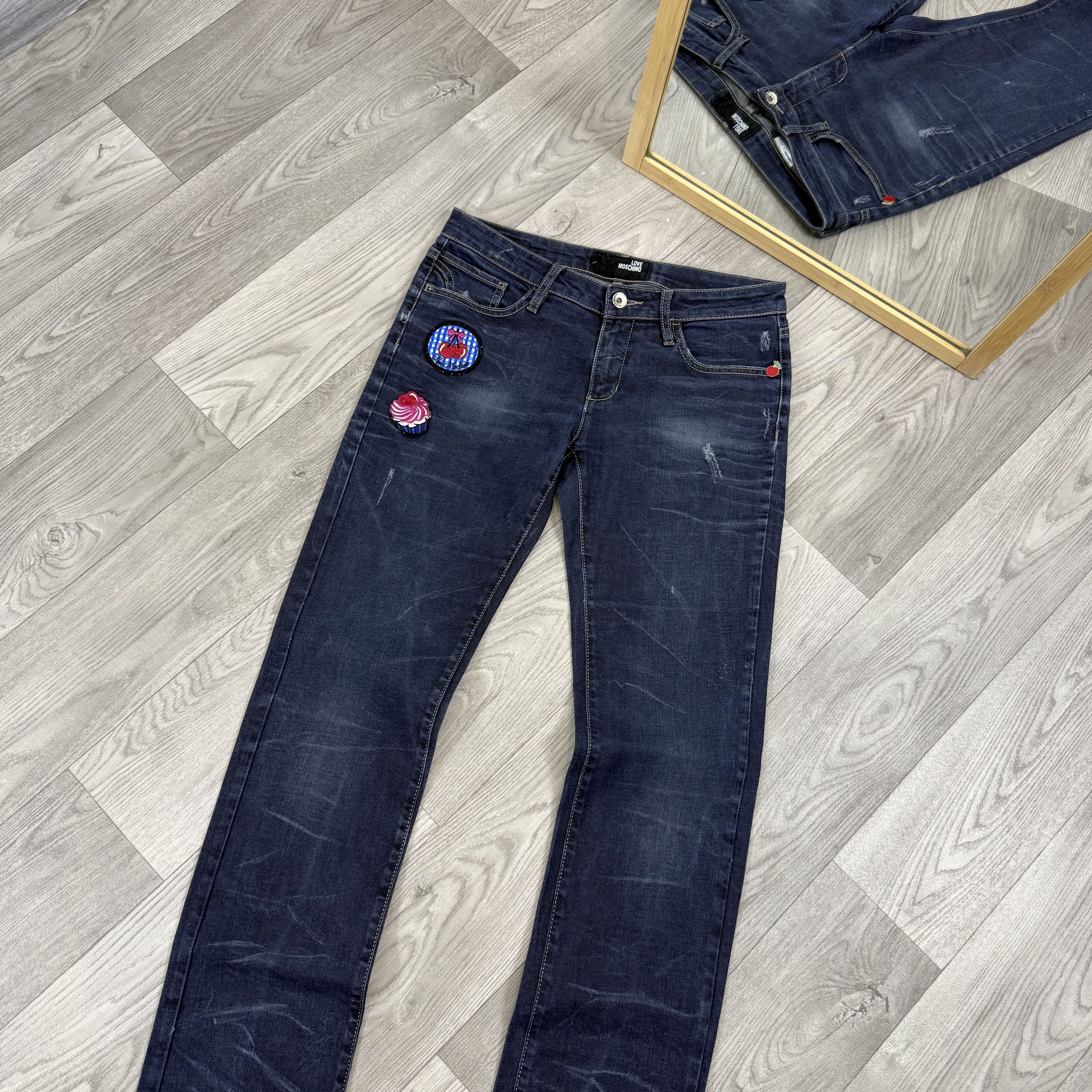 Love Moschino Vintage Love Moschino Y2K Patch Low Rise Blue Denim Jeans Size 28" / US 6 / IT 42 - 6 Thumbnail