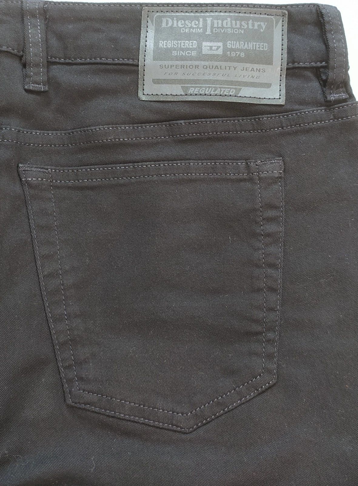 Diesel Diesel 1979 SLEENKER-R L.32 MENS JEANS SLTP/9885 Size US 33 - 9 Thumbnail