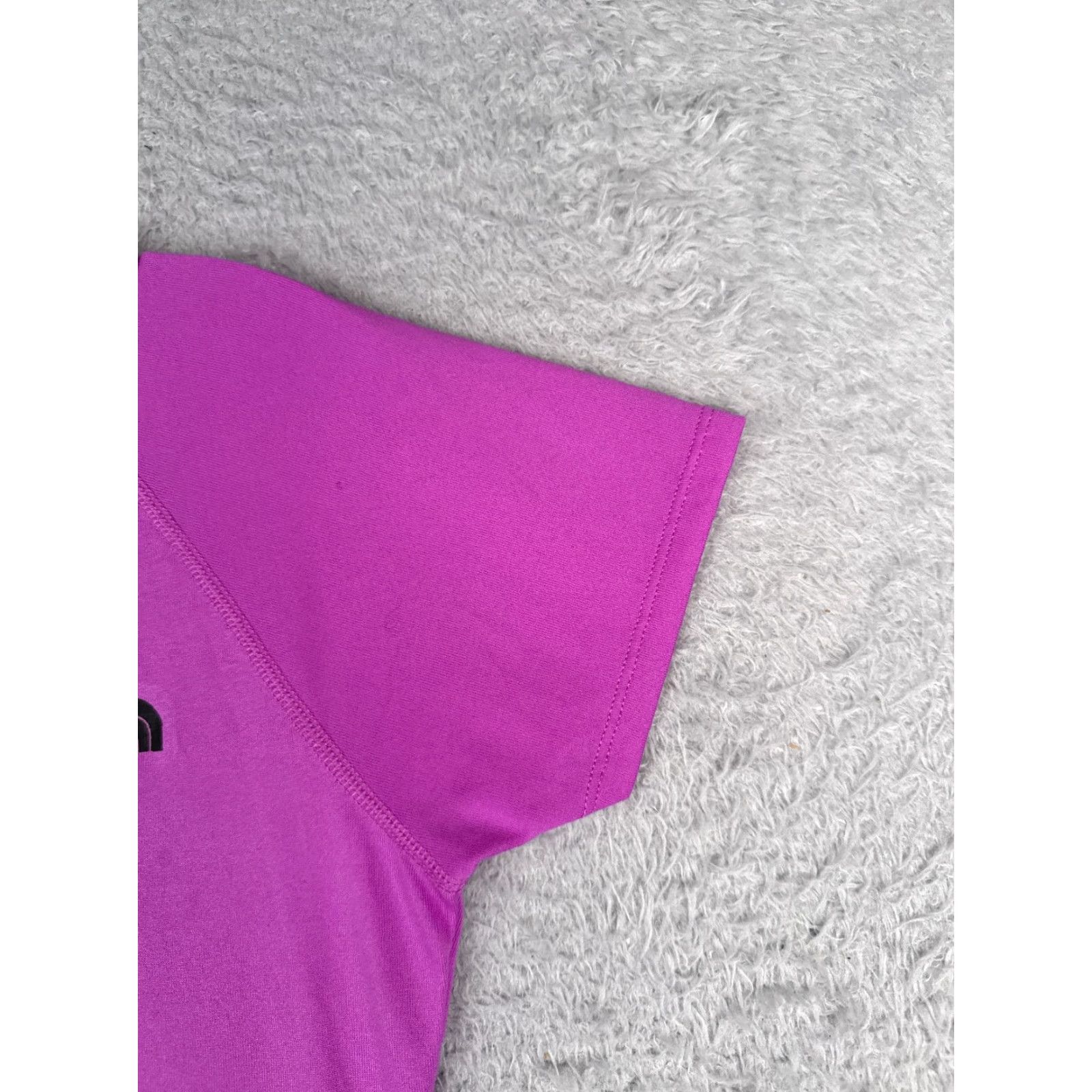 The North Face The North Face T-Shirt Women XS Purple Short Sleeve V-Neck Polyester Size XS / US 0-2 / IT 36-38 - 2 Thumbnail